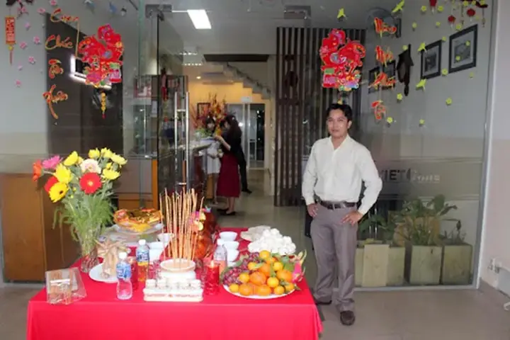 Review Chi Tiết Quán Ăn Tại 75 Đường Hồ Tùng Mậu: Trải Nghiệm Ẩm Thực Đáng Nhớ Trong Không Gian Xưa Cũ