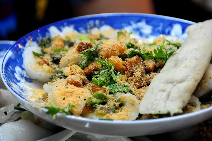 Bánh Bèo Chợ Bến Thành: Review Chi Tiết Quán Ăn Vặt Huế Góp Mặt 23 Năm
