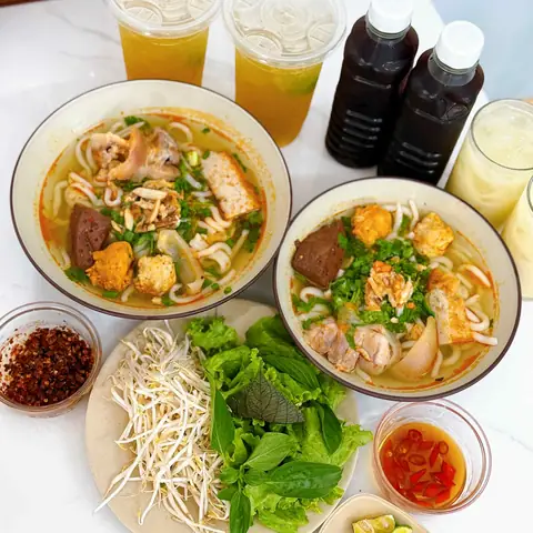 Bánh Canh Chả Cua Huế: Công Thức Chuẩn Và Bí Quyết Nấu Ngon