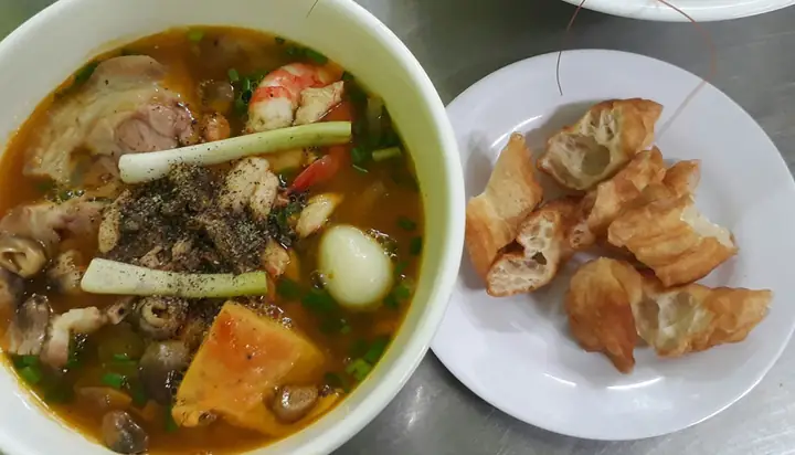 Review Quán Bánh Canh Cua 284 Lê Văn Sỹ: Điểm Đáng Ăn Nhất Quận 3