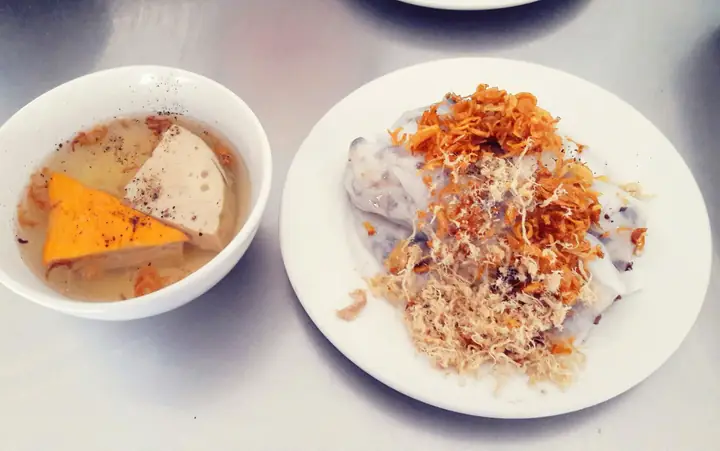 Bánh Cuốn Nguyễn Văn Cừ: Trải Nghiệm Món Ăn Sáng Đặc Trưng Hà Nội