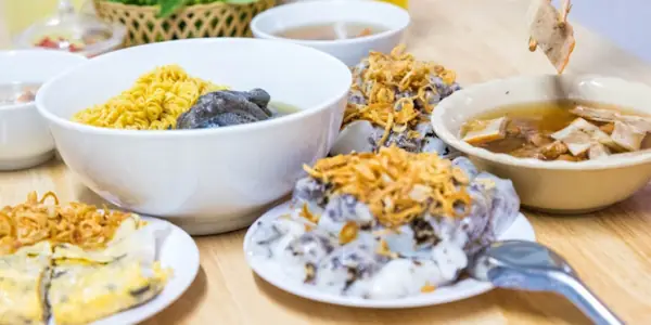 Bánh Cuốn Nóng Gia Truyền 77 Đặng Văn Ngữ: Đánh Giá Thực Tế Từ A Đến Z