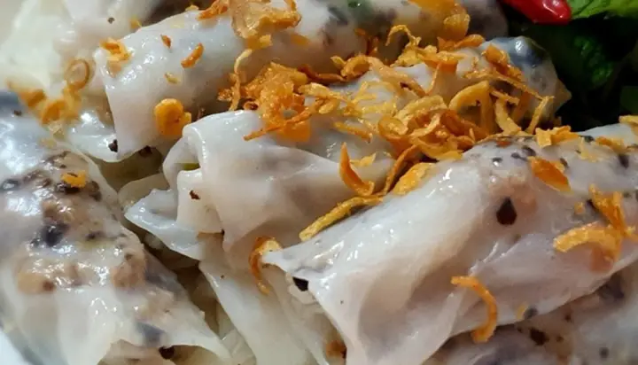 Review Quán Bánh Cuốn Nóng Nam Định Cô Lan: Trải Nghiệm Món Ăn Sáng Đậm Chất Gia Truyền