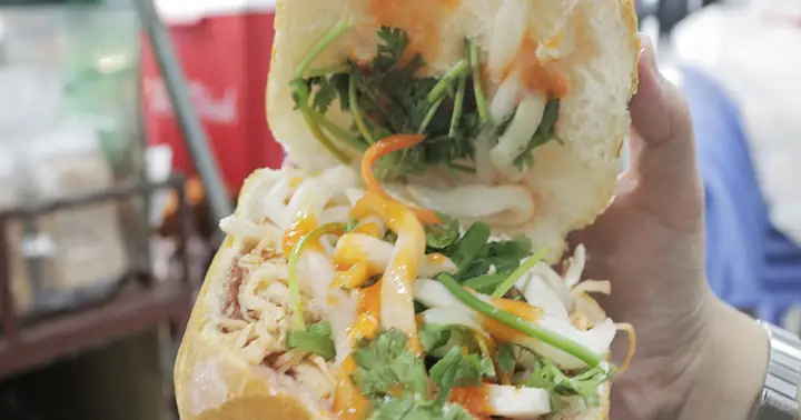 Cách Làm Bánh Mì Cóc Gà Xé Thơm Ngon, Giòn Rụm Tại Nhà