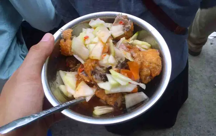 Bánh Rán 160 Lạc Long Quân: Địa Chỉ Ăn Vặt Ngon Hà Nội