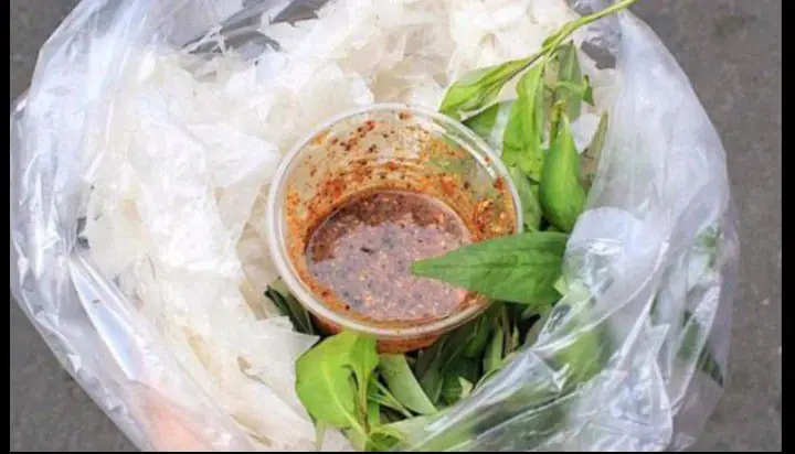 Review Quán Bánh Tráng Trộn Gò Vấp: Đánh Giá Chi Tiết Món Ăn Vặt "gây Nghiện"