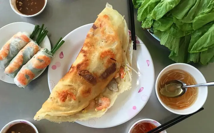 Review Bánh Xèo 46a Đinh Công Tráng: Trải Nghiệm "vàng" Trong Dòng Người Quận 1