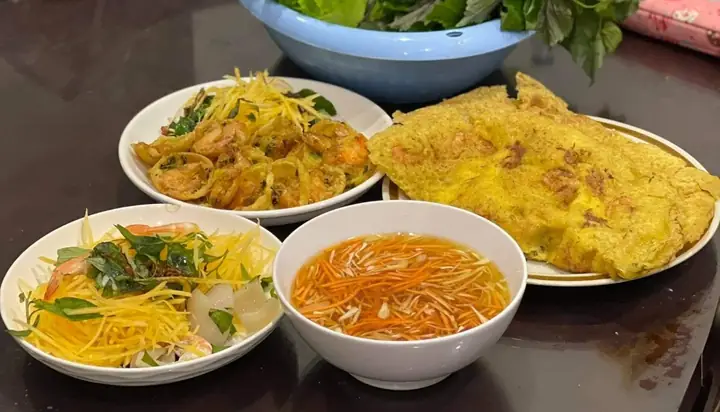 Review Quán A Dìn Bánh Xèo Hoàng Diệu 2: Trải Nghiệm Đáng Giá Từ Gia Đình?