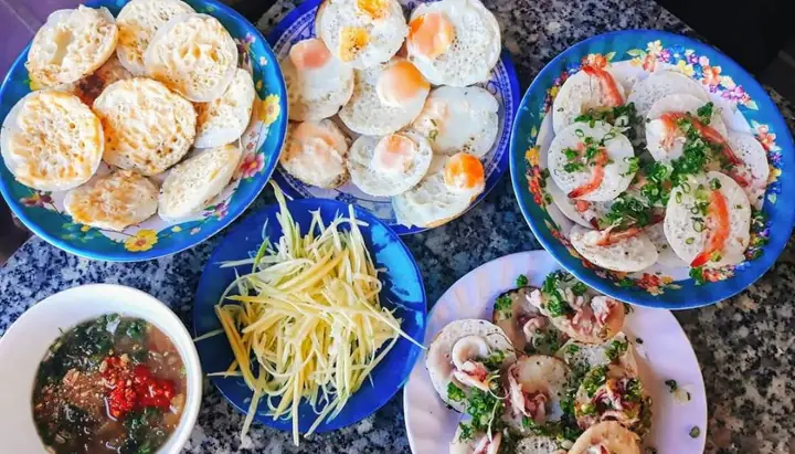 Review Chi Tiết Quán Cô Ba: Bánh Căn & Bánh Xèo Phan Rang Đúng Chuẩn Vị?