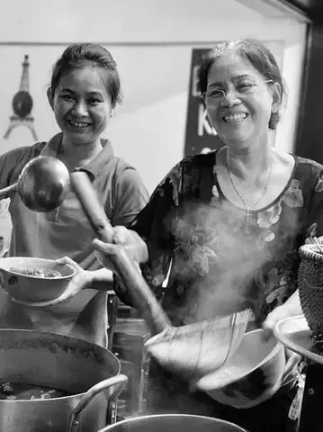 Đánh Giá Chi Tiết Quán Bò Kho Gánh Sài Gòn: Gia Truyền Hai Thế Hệ