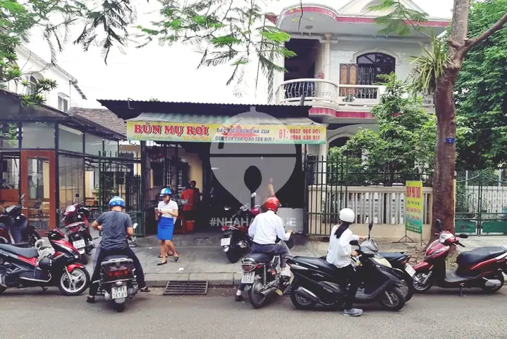 Bún Bò Huế Mụ Rơi: Địa Chỉ Ăn Ngon Phải Thử Khi Đến Huế
