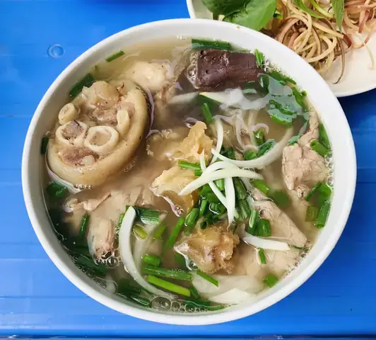 Review Quán Bún Bò Huế Thu Thùy: Ngon Đúng Điệu, Có Đáng Ghé?