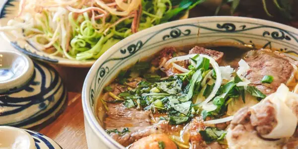 Bún Bò Sa Tế Sả: Hương Vị Đậm Đà Từ Miền Trung