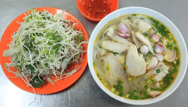 Review Quán Bún Chả Cá Nha Trang 177 Thống Nhất: Hương Vị Đậm Đà Miền Trung Tại Gò Vấp