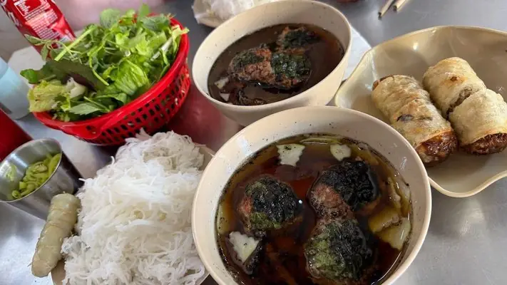 Review Bún Chả 41 Cửa Đông: Điểm Đến Thực Tế Cho Tín Đồ Ẩm Thực Hà Nội