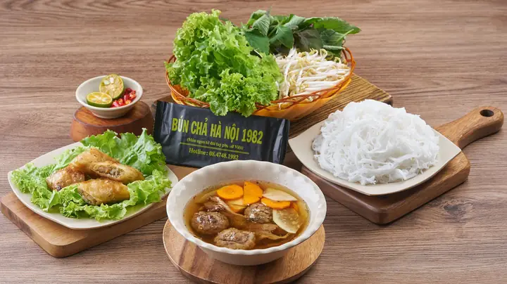 Review Bún Chả Hà Nội 1982 - Đường Số 9: Đánh Giá Chi Tiết Từ A Đến Z
