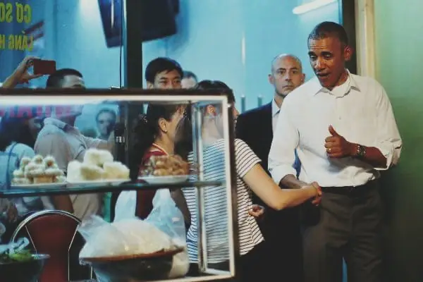Review Bún Chả Hương Liên: Quán Ăn Được Tổng Thống Obama Yêu Thích Tại Lê Văn Hưu