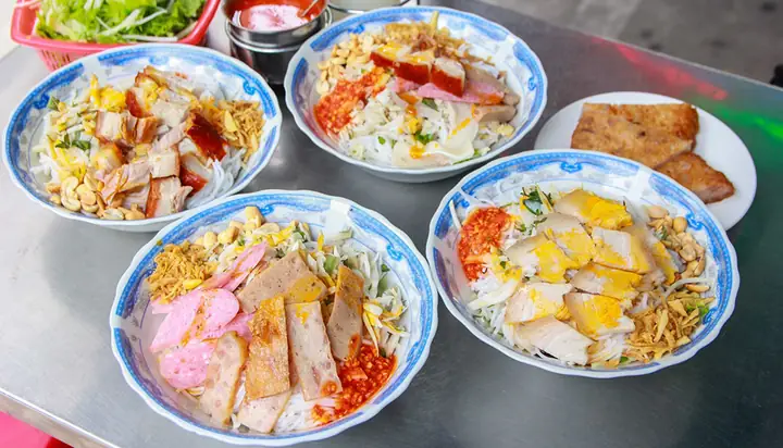 Review Chi Tiết Quán Bún Mắm Vân Trần Kế Xương: Trải Nghiệm Ẩm Thực Miền Trung Đích Thực