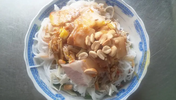 Bún Mắm Vân Lê Độ: Review Quán Ăn Nổi Tiếng Tại Đà Nẵng
