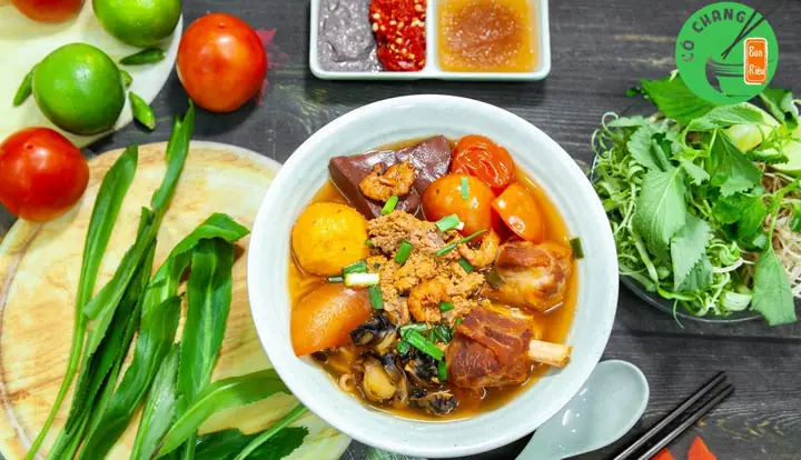 Review Bún Riêu Gốc Nguyễn Cảnh Chân: Trải Nghiệm Món Ăn Gắn Liền Ký Ức