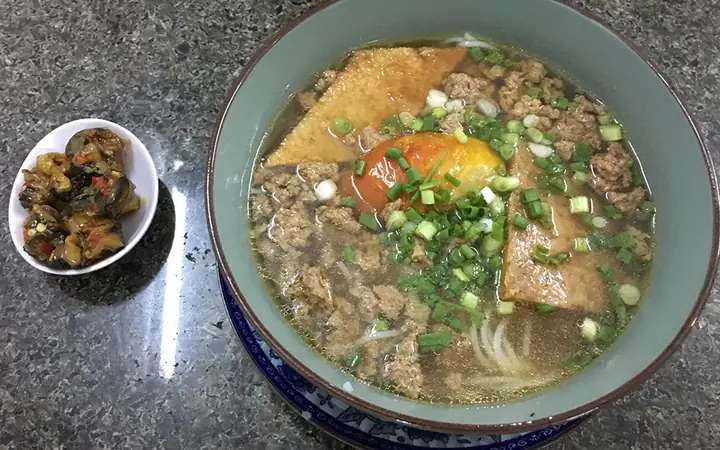 Review Quán Bún Riêu Cua Ốc Phang Rang Ninh Thuận Nguyễn Thái Bình