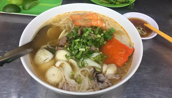 Đánh Giá Chi Tiết Quán Bún Thái 105k Hồ Thị Kỷ Quận 10