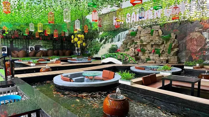 Review Koi Garden Coffee Quận 5: Trải Nghiệm Cà Phê Cá Koi Đáng Để Ghé?