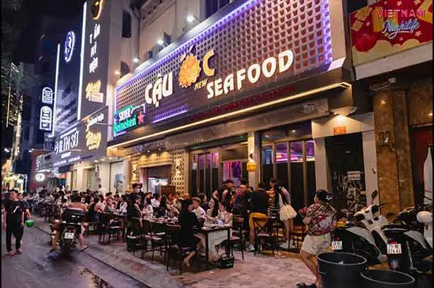 Review Cậu Ốc Seafood & Beer: Trải Nghiệm Hải Sản & Bia Tại Trung Tâm Quận 1