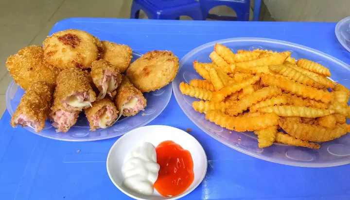 Review Quán Cô Hằng Bánh Gà 269: Ăn Vặt Ngon Giá Sinh Viên Chất Lượng?