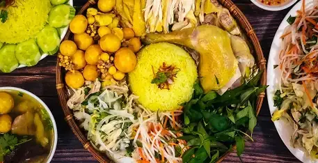 Cơm Gà Hội An Nguyên Hồng: Đánh Giá Toàn Diện Món Ăn Đặc Sản Phố Cổ