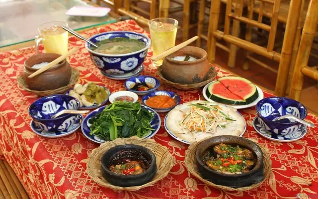 Cơm Niêu Rau Tập Tàng Vũng Tàu: Món Ăn Đậm Chất Miền Biển