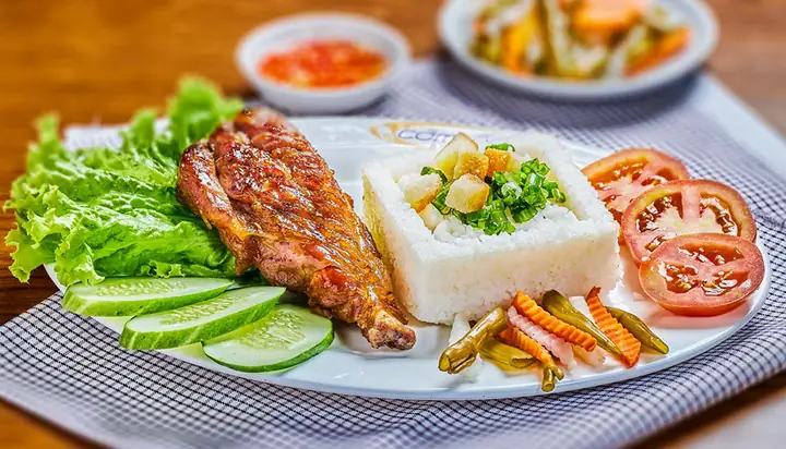 Review Cơm Tấm Cali Nguyễn Huệ: Trải Nghiệm Thực Tế & Đánh Giá Chi Tiết