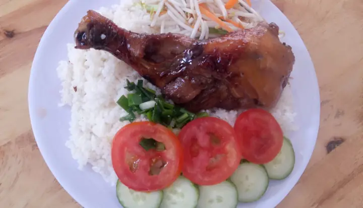 Review Cơm Tấm Phạm Hữu Lầu 2: Quán Cơm Tấm Điểm Đông Người Ở Quận 7