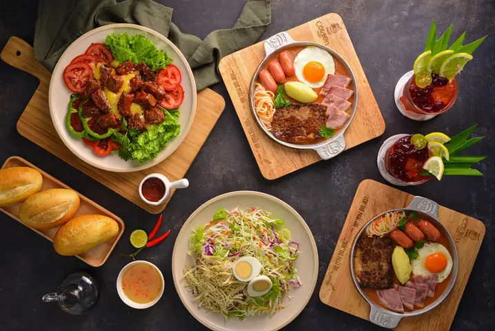 Review Cột Điện Quán: Bánh Mì Chảo Đậm Vị Hà Nội