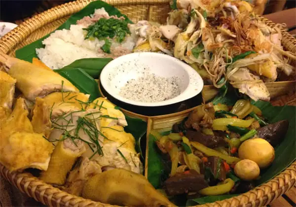 Top 4 Quán Gà Lên Mâm Đà Nẵng Ngon, Rẻ Và Đáng Ghé Nhất