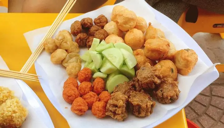 Gạo Gạo: Trải Nghiệm Cá Viên Chiên Đậm Đà Ở Quận Phú Nhuận