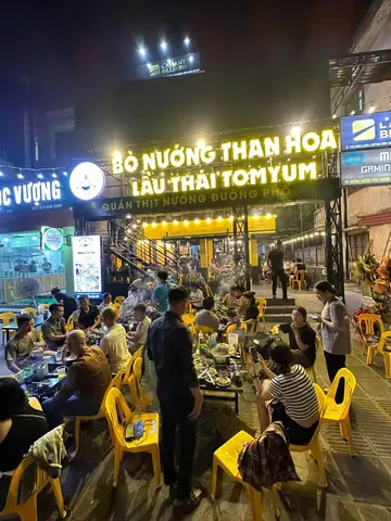 Review Hải Sản Năm Đảnh: Quán Hải Sản Tươi Ngon Đậm Vị Đà Nẵng