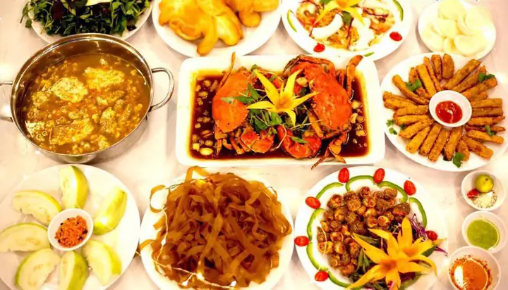 Review Hải Sản 5 Cua: Trải Nghiệm Cua Biển Cà Mau Tại Võ Chí Công, Hà Nội