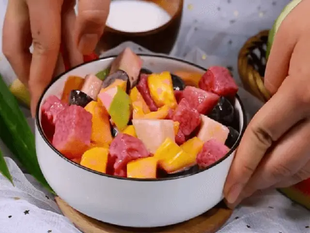 Hướng Dẫn Chi Tiết Cách Làm Hoa Quả Dầm Kem Béo Tại Nhà