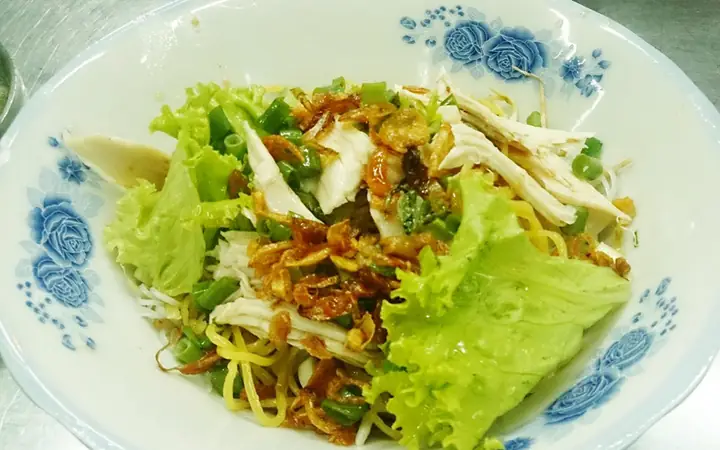 Review Quán Hủ Tiếu Mì Gà Nguyễn Kim: Đánh Giá Thực Tế Từ Một Tín Đồ Ẩm Thực