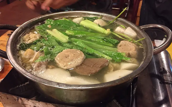 Đánh Giá Chi Tiết Quán Lẩu Bò Khu Nhà Cháy: Trải Nghiệm Thực Tế Từ A Đến Z