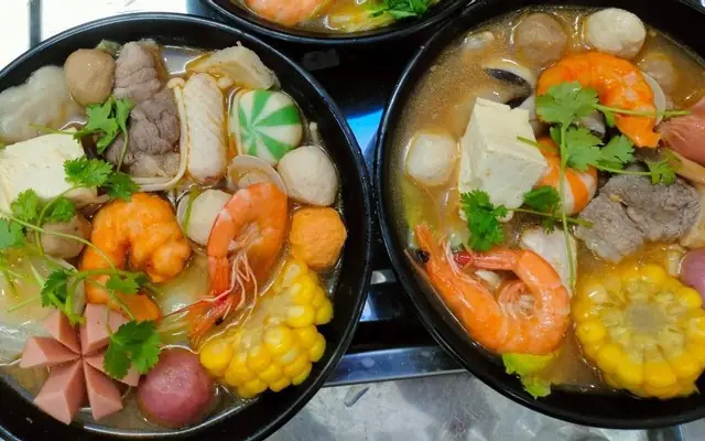 Review Lẩu Thái Nguyễn Thái Học: Trải Nghiệm Quán Lẩu Cốc Tom Yum 9 Xu