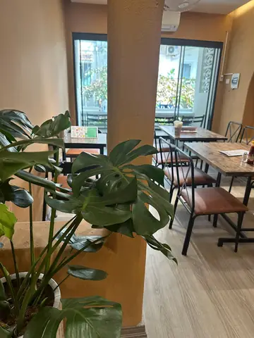 Review Lifted Coffee & Brunch Ma May: Brunch Sáng Tạo Giữa Lòng Phố Cổ