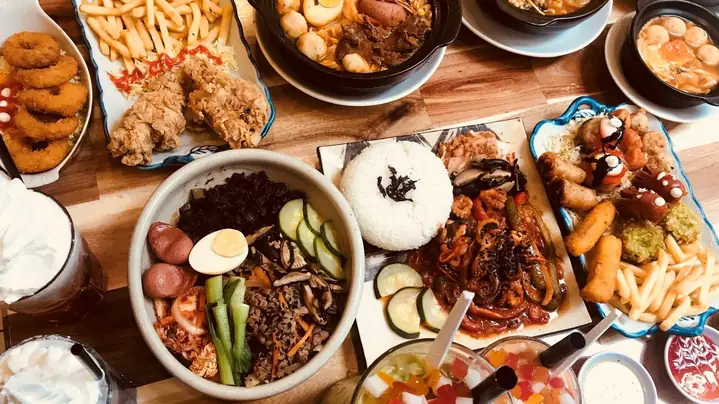 Review Quán Mì Cay Larva Bạch Đằng: Trải Nghiệm Cay Xè Cho Dân Sinh Viên