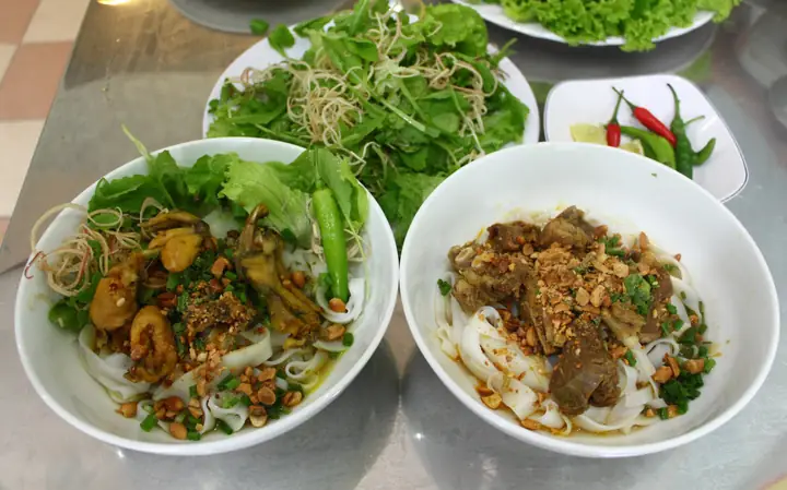 Review Mì Quảng Quê Hương: Hương Vị Quê Nhà Đáng Thử Tại Đà Nẵng