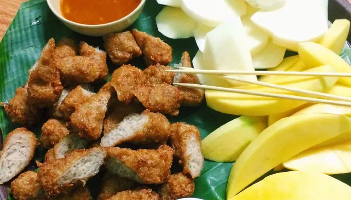 Review Nem Chua Rán Bà Già Hàng Bông: Đánh Giá Toàn Diện Từ A Đến Z