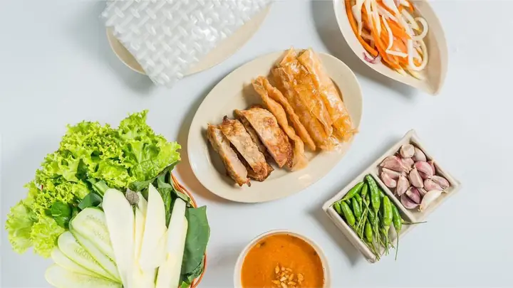 Review Quán Nem Nướng Cô Điệp Lê Văn Sỹ: Trải Nghiệm Thực Tế & Đánh Giá Khách Quan