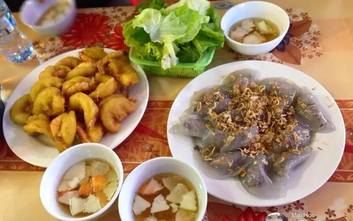 Đánh Giá Chi Tiết Nhà Hàng Bánh Tôm Hồ Tây: Trải Nghiệm Đáng Đồng Tiền Hay Chỉ Là Danh Tiếng Cũ?