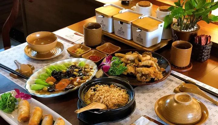 Review Nhà Hàng Chay Giác Ngộ: Trải Nghiệm Ẩm Thực Chay Đẳng Cấp Tại Quận 5