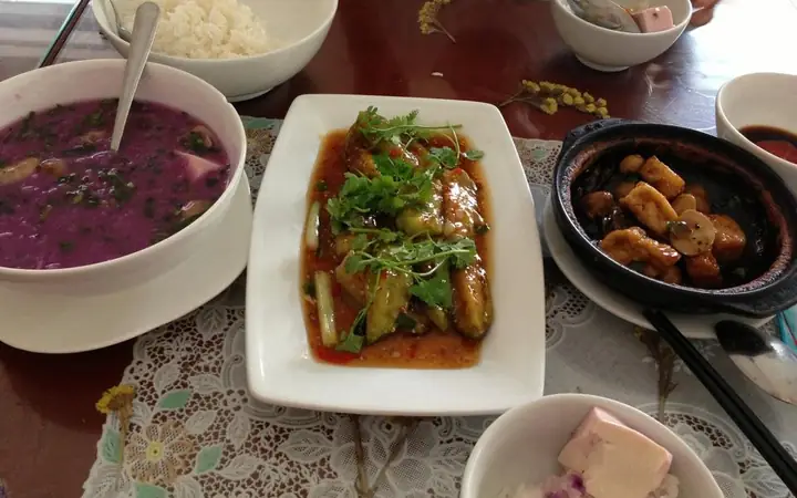 Review Nhà Hàng Chay Mộc Nhiên: Trải Nghiệm Ẩm Thực Chay Tinh Tế Tại Quận 10